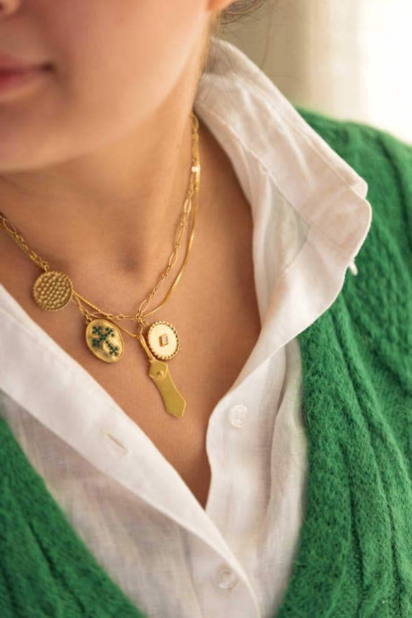 Lightweight gold jewellery for women — Kiran Jewels Kanpur